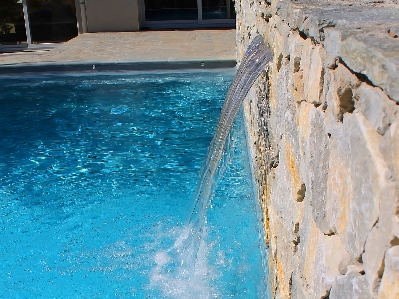 M2GP fontaine de piscine